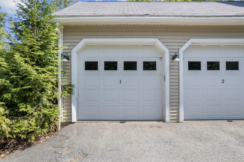 5 Hillside Place Boothbay ME 04537