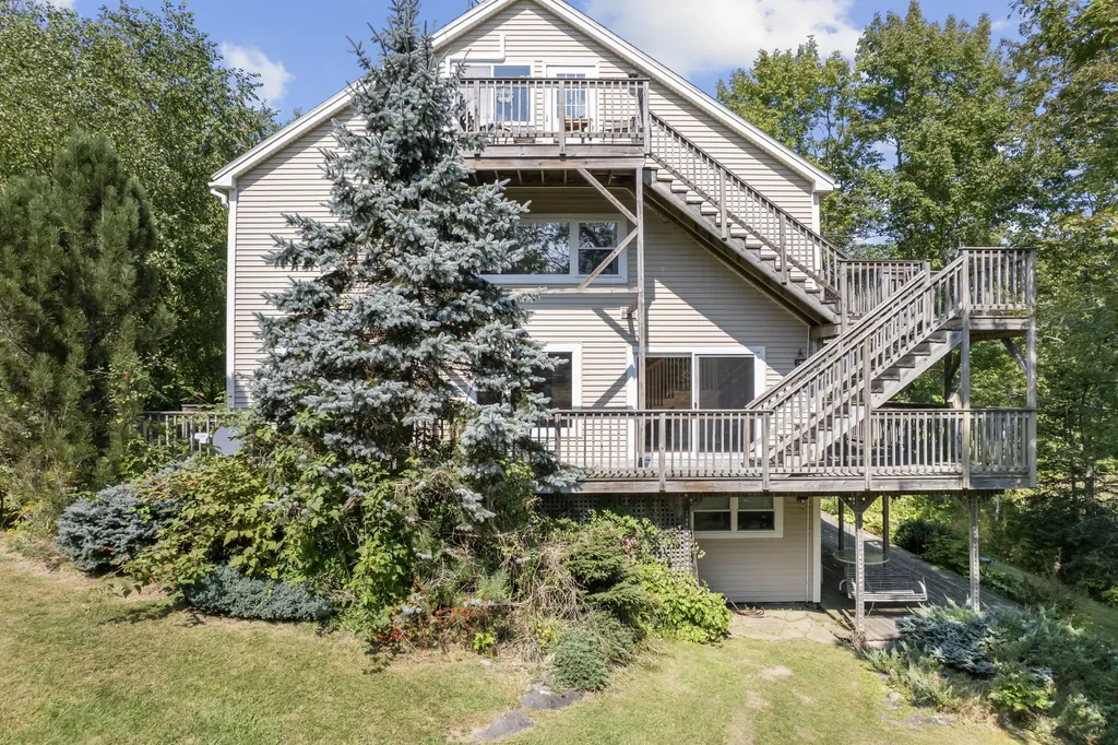 5 Hillside Place Boothbay ME 04537