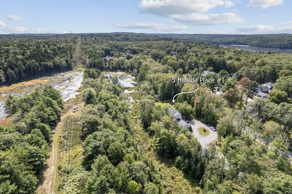 5 Hillside Place Boothbay ME 04537