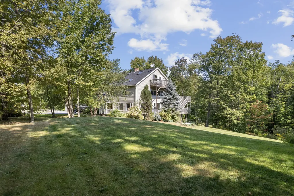5 Hillside Place Boothbay ME 04537
