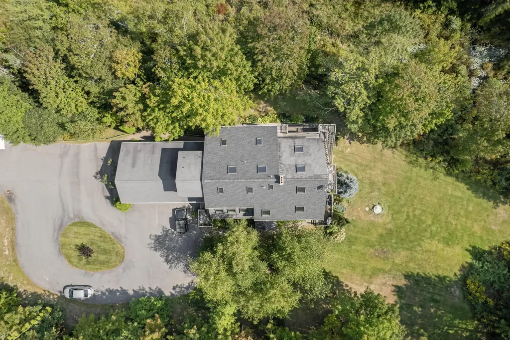 5 Hillside Place Boothbay ME 04537