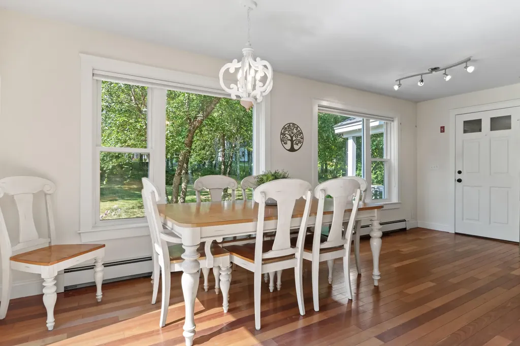 5 Hillside Place Boothbay ME 04537