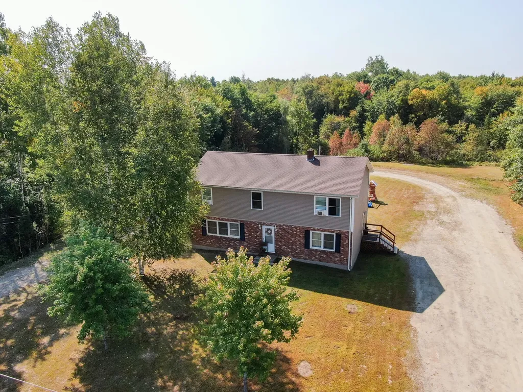 136 River Road Lincoln ME 04457
