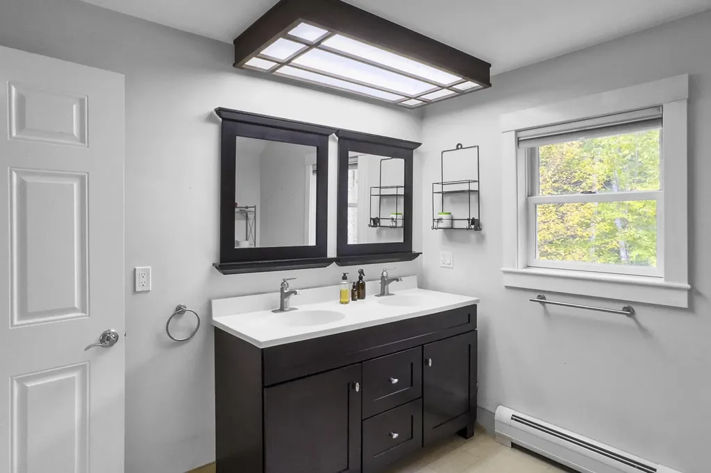 49 Moody Mountain Road Lincolnville ME 04849