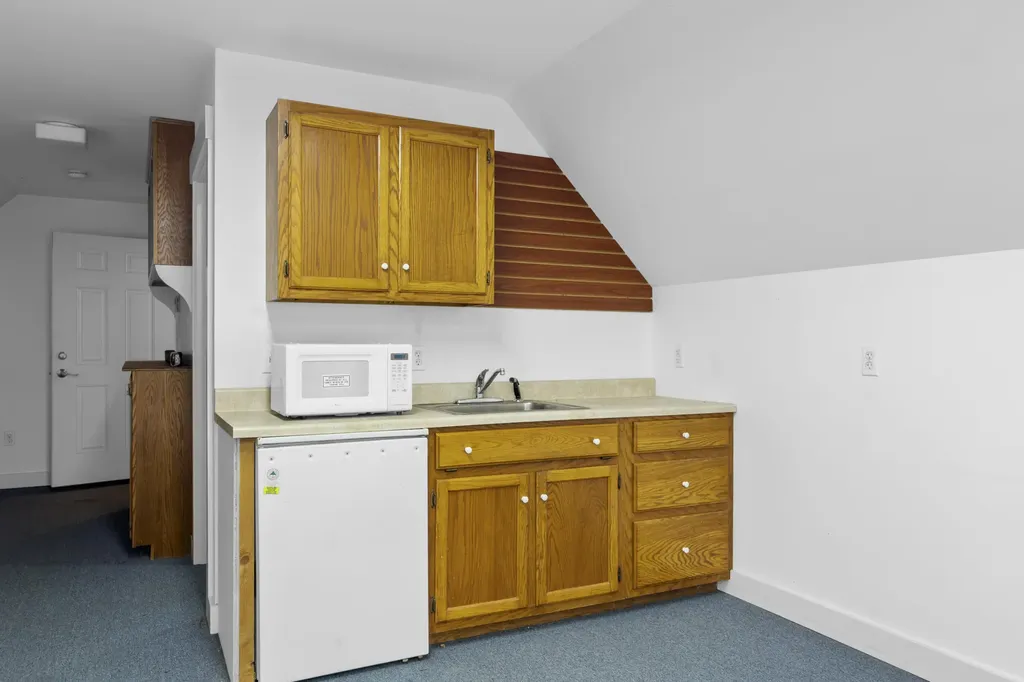 49 Moody Mountain Road Lincolnville ME 04849