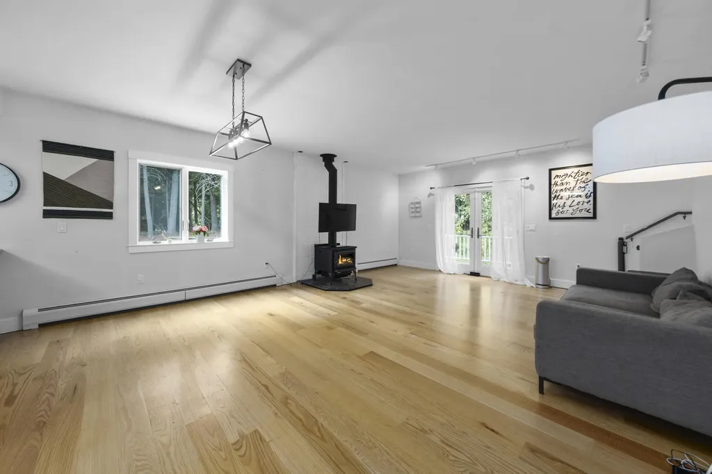 49 Moody Mountain Road Lincolnville ME 04849