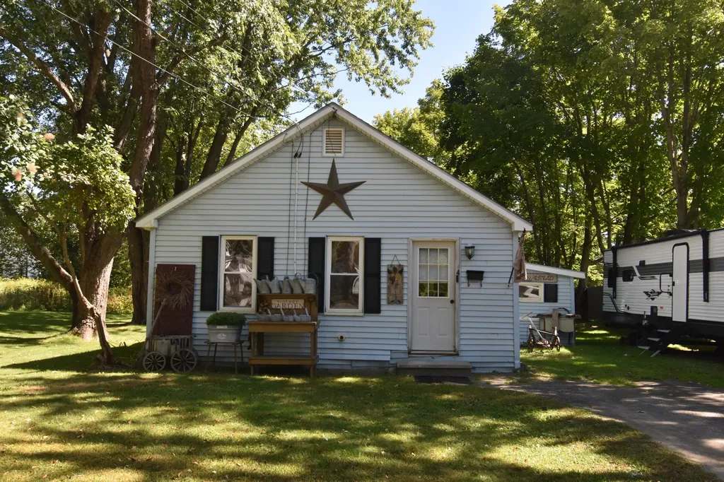 4 Pleasant Street Newport ME 04953