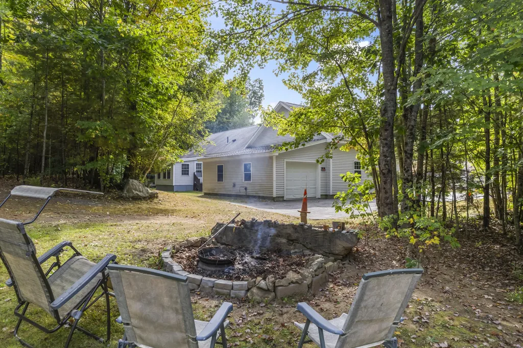 13 Brookview Drive West Gardiner ME 04345