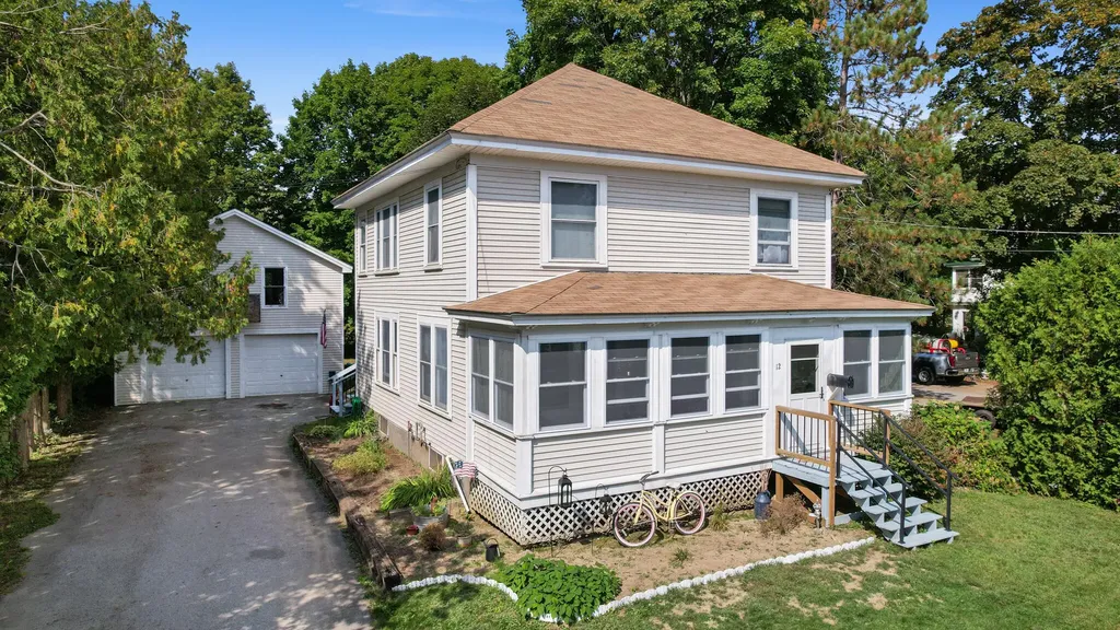 12 Sebasticook Avenue Newport ME 04953