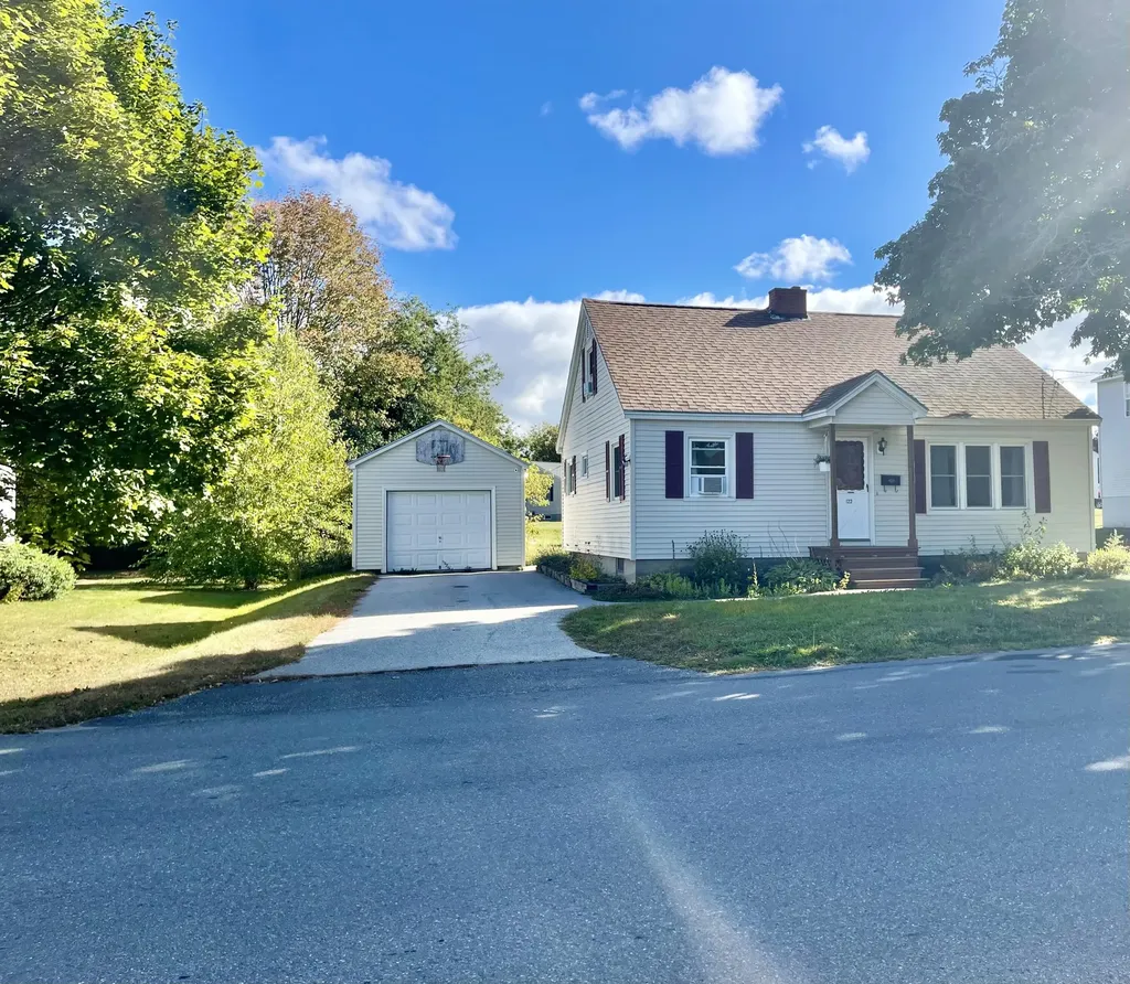 122 Chamberlain Street Brewer ME 04412