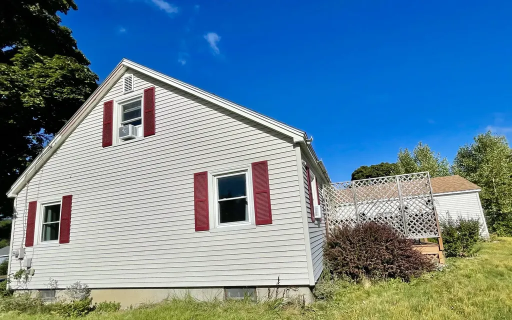 122 Chamberlain Street Brewer ME 04412