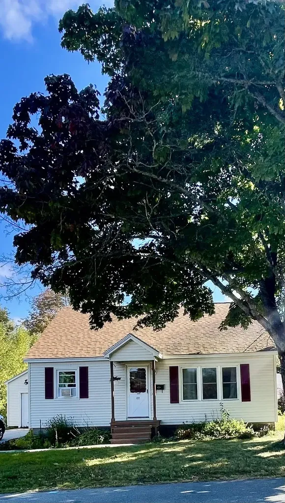 122 Chamberlain Street Brewer ME 04412