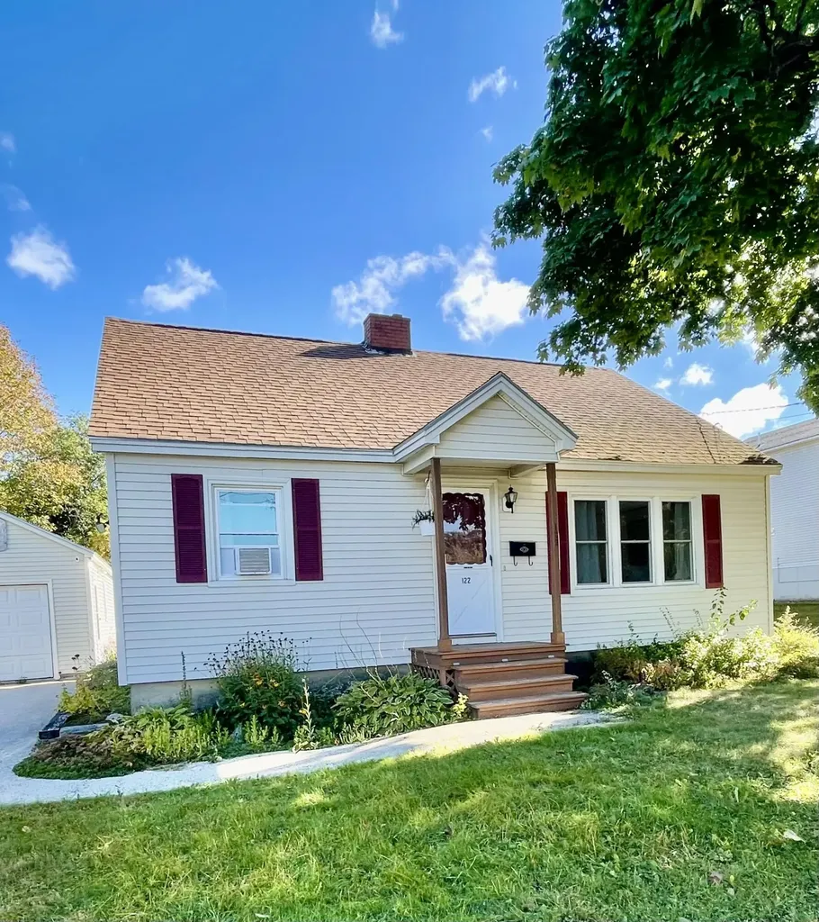 122 Chamberlain Street Brewer ME 04412