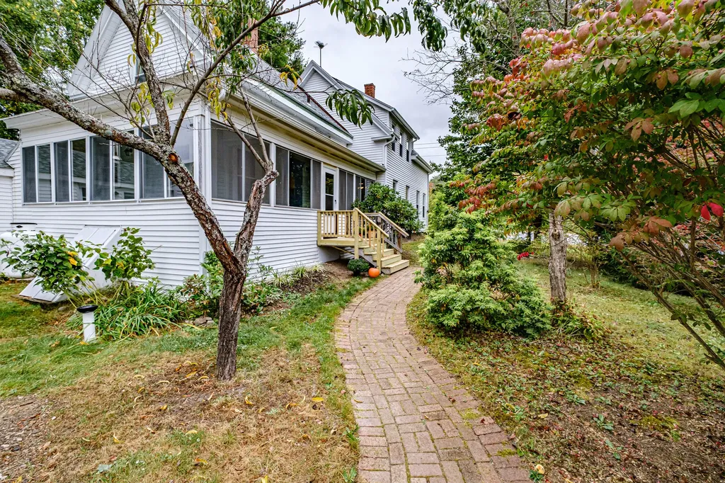 68 Main Street Hollis ME 04042