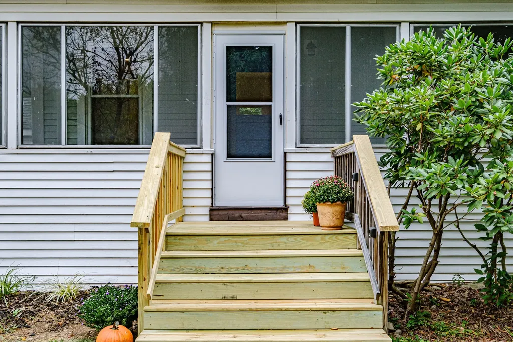 68 Main Street Hollis ME 04042