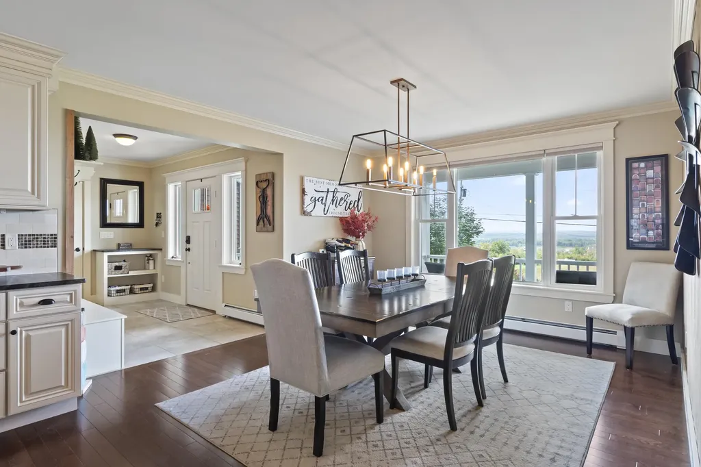 32 Woodbury Road Auburn ME 04210