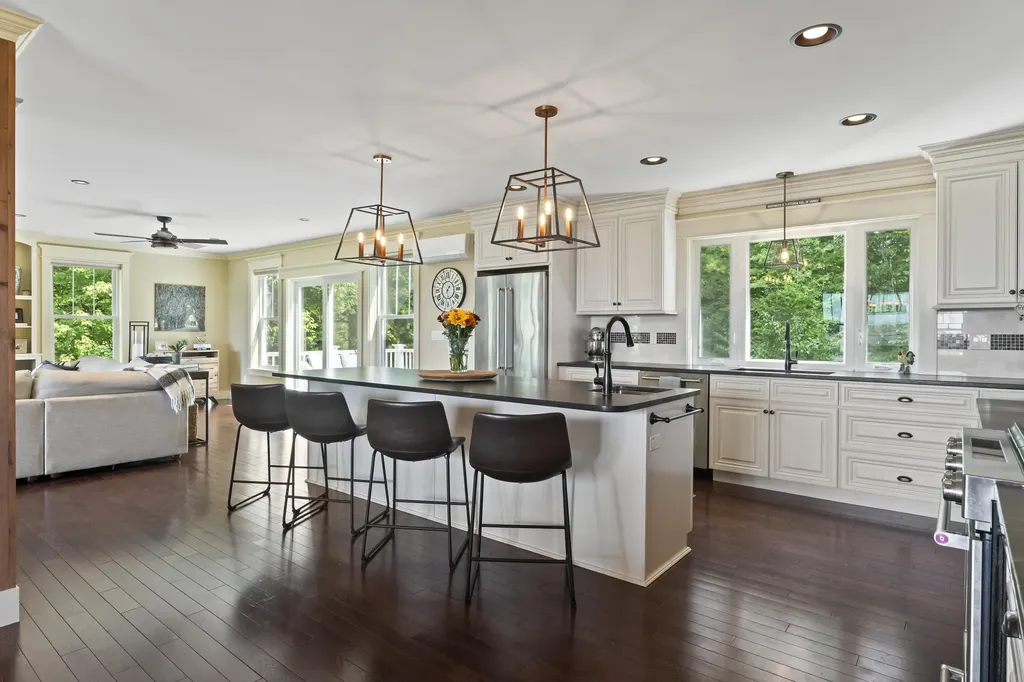 32 Woodbury Road Auburn ME 04210