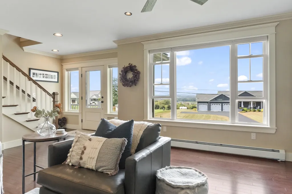 32 Woodbury Road Auburn ME 04210