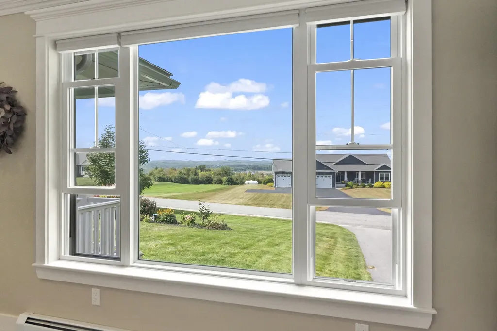 32 Woodbury Road Auburn ME 04210