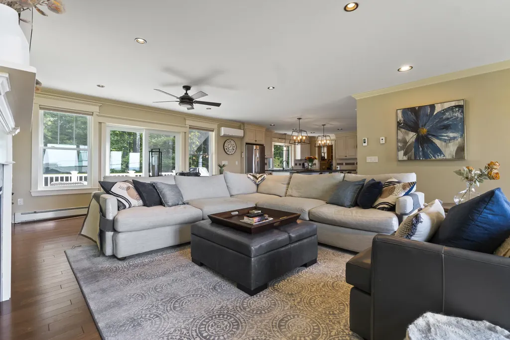 32 Woodbury Road Auburn ME 04210