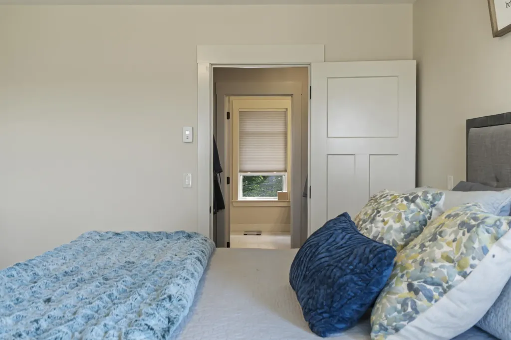 32 Woodbury Road Auburn ME 04210