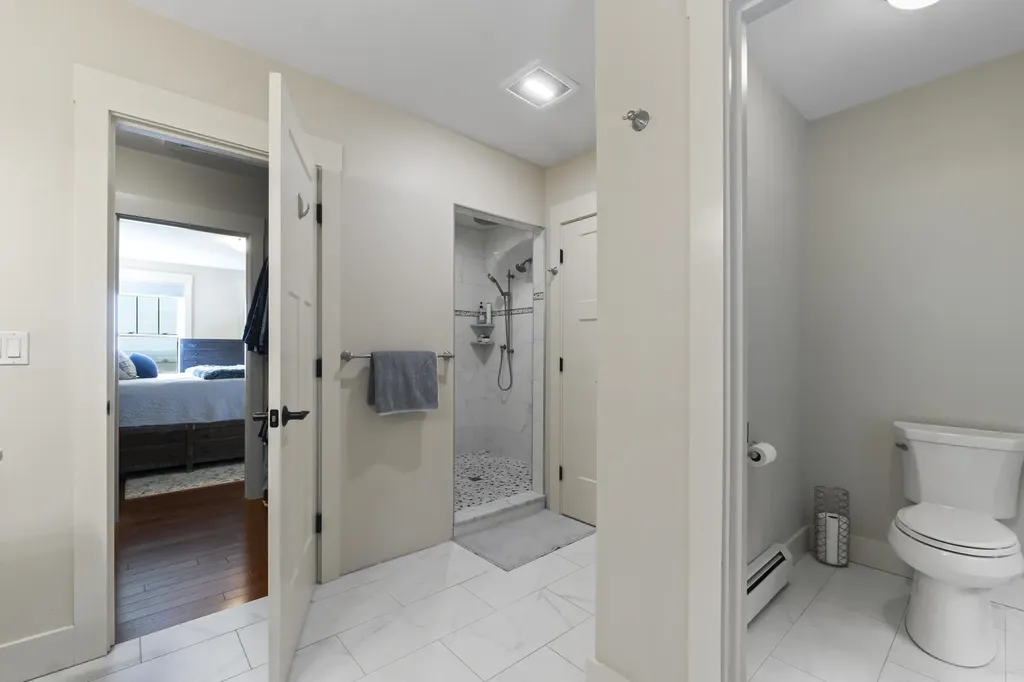 32 Woodbury Road Auburn ME 04210