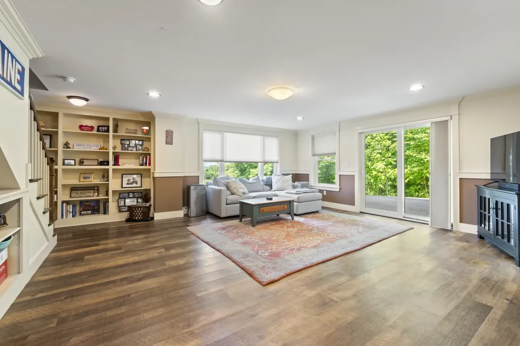 32 Woodbury Road Auburn ME 04210