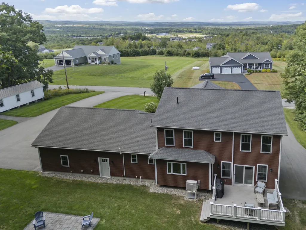 32 Woodbury Road Auburn ME 04210