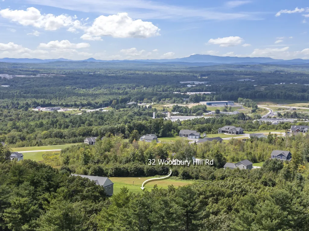 32 Woodbury Road Auburn ME 04210
