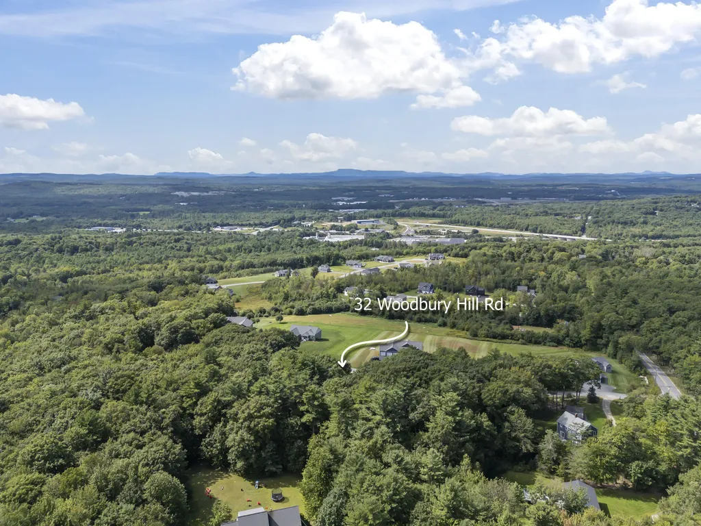 32 Woodbury Road Auburn ME 04210