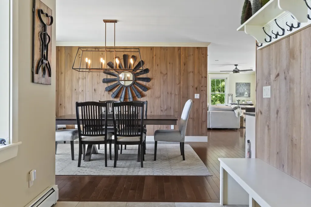 32 Woodbury Road Auburn ME 04210