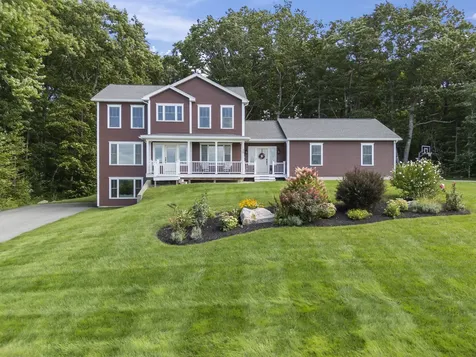 32 Woodbury Road Auburn ME 04210