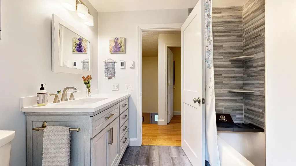 107 Ledgewood Drive Falmouth ME 04105