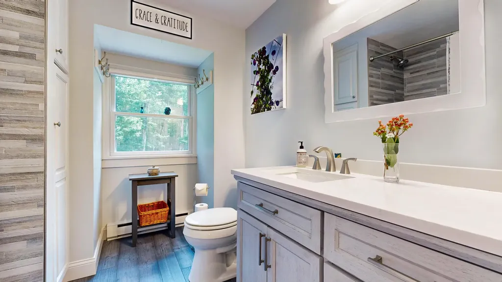 107 Ledgewood Drive Falmouth ME 04105