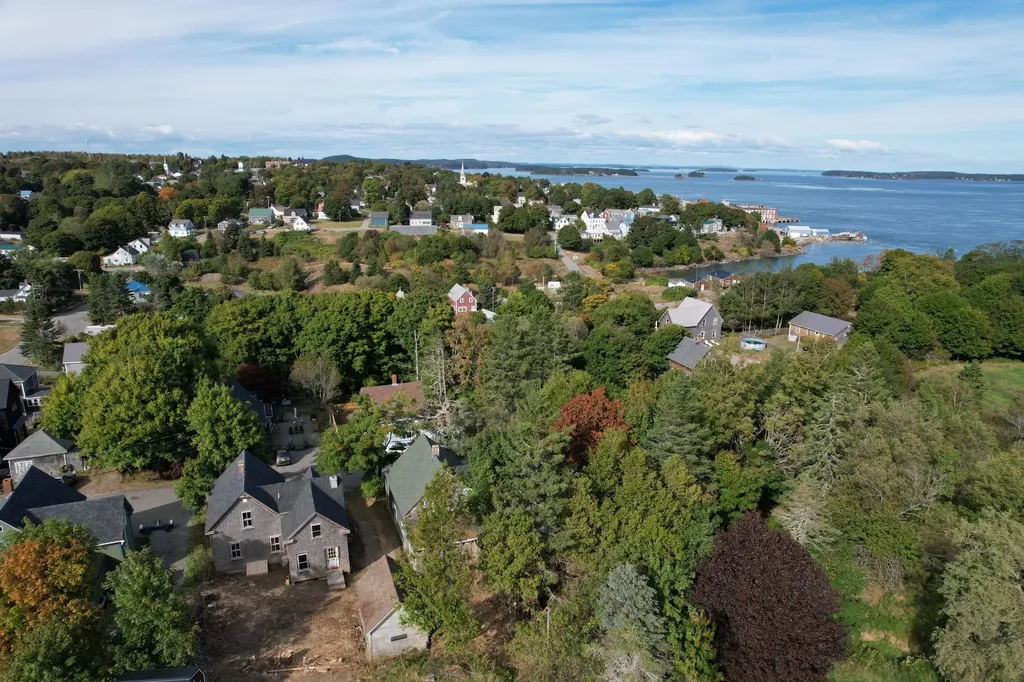17 Pleasant Street Eastport ME 04631