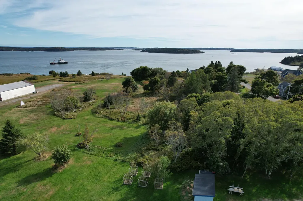 17 Pleasant Street Eastport ME 04631