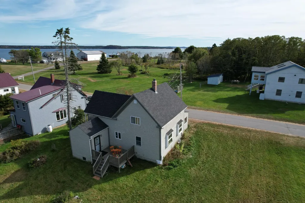 17 Pleasant Street Eastport ME 04631