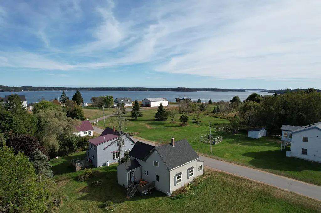 17 Pleasant Street Eastport ME 04631