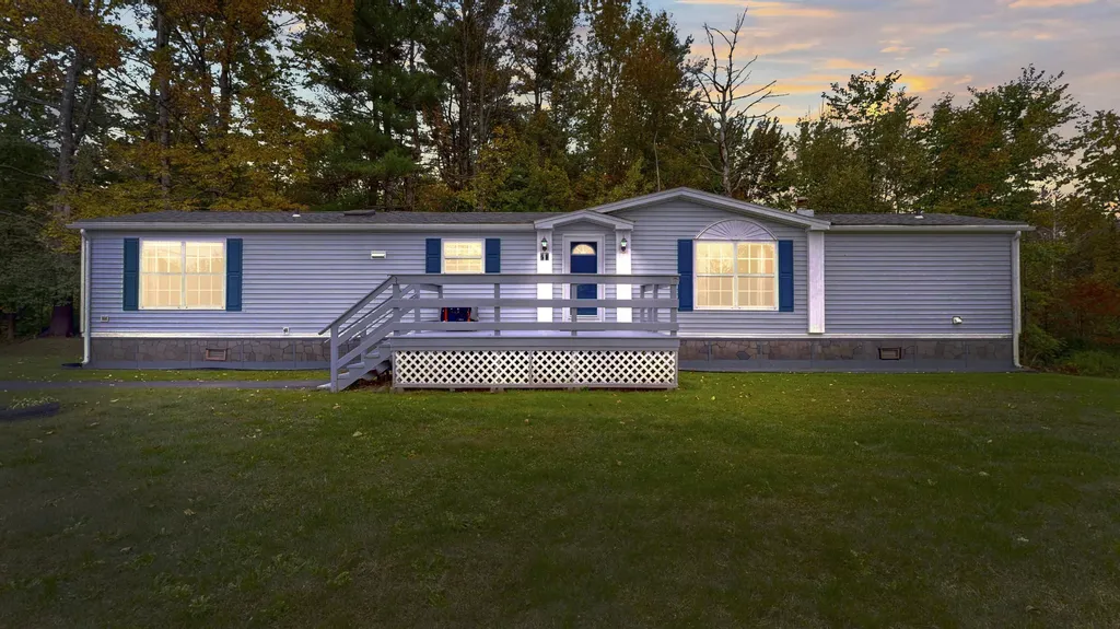 20 Grove Street Sabattus ME 04280