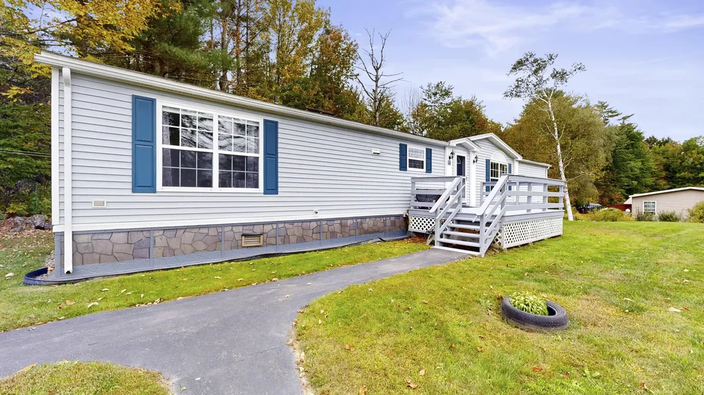20 Grove Street Sabattus ME 04280