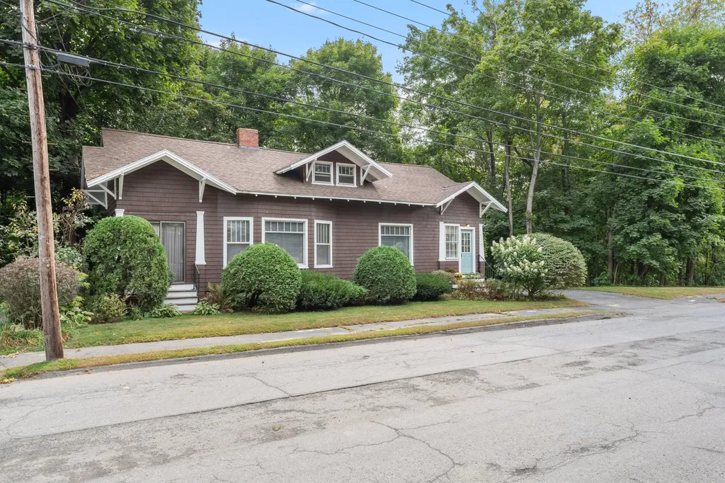 17 Burleigh Street Waterville ME 04901