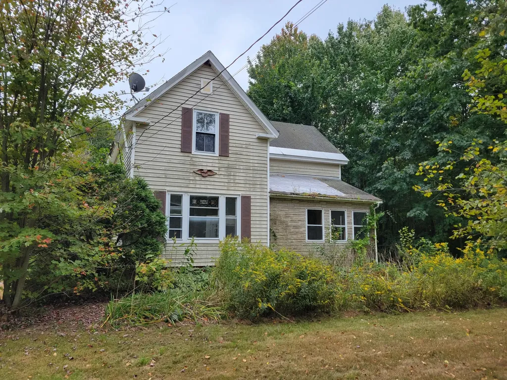 538 Poland Road Auburn ME 04210