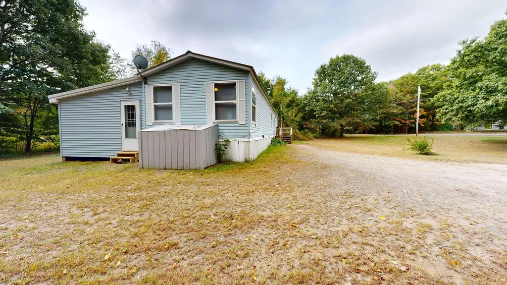 909 Ridge Road Windsor ME 04363