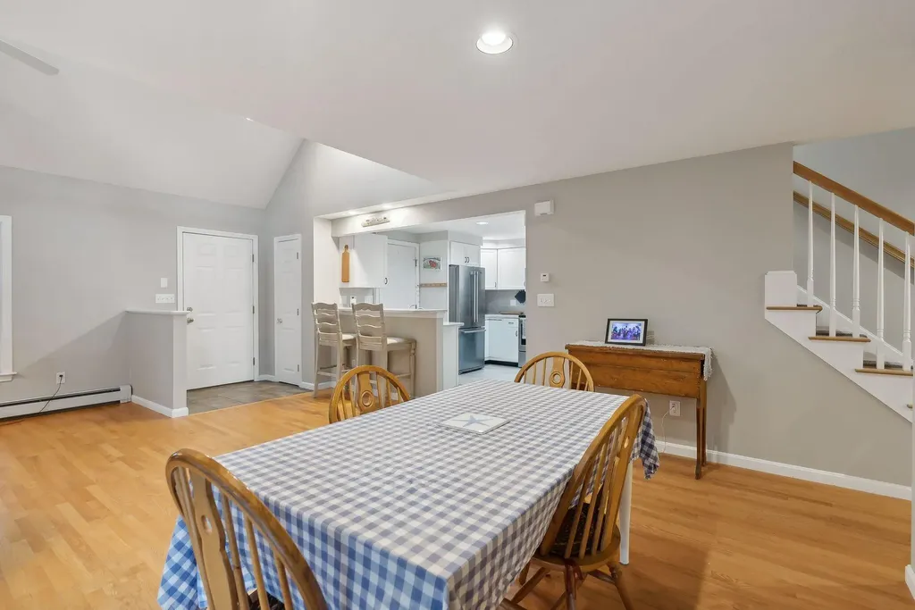 14 Stratford Place Kennebunk ME 04043