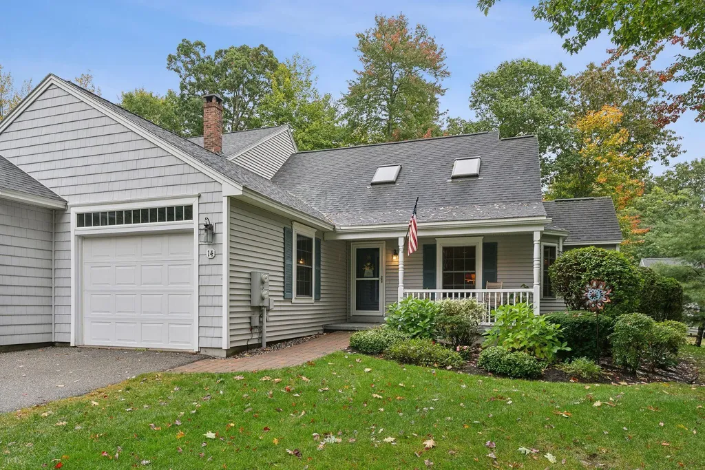 14 Stratford Place Kennebunk ME 04043