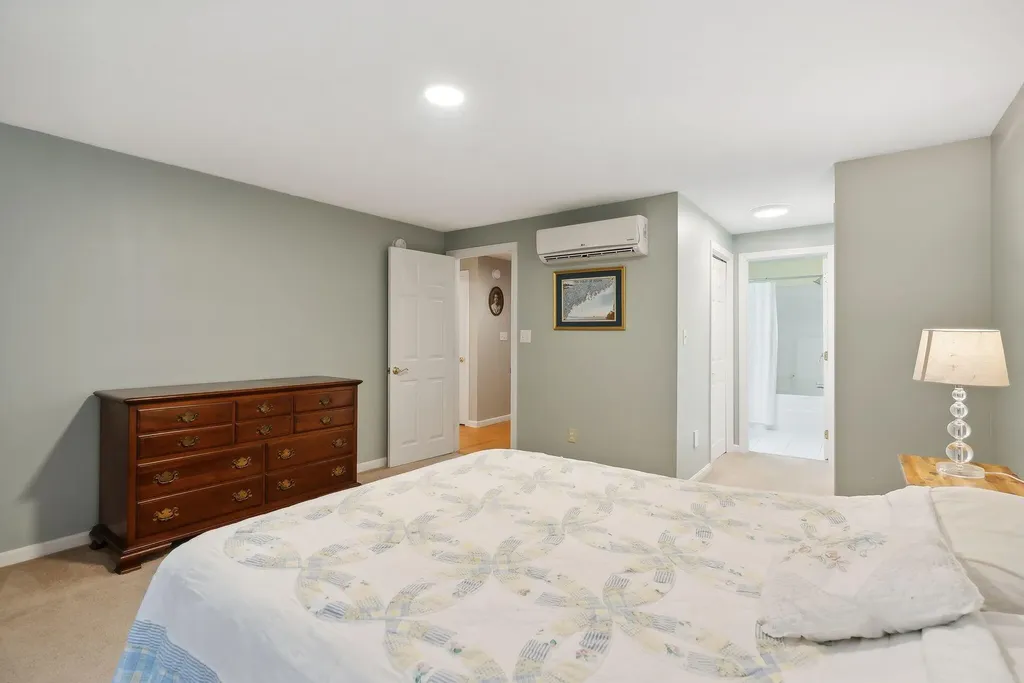 14 Stratford Place Kennebunk ME 04043