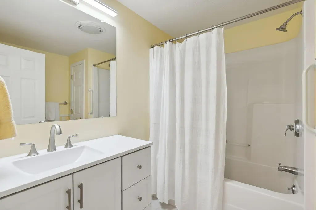 14 Stratford Place Kennebunk ME 04043