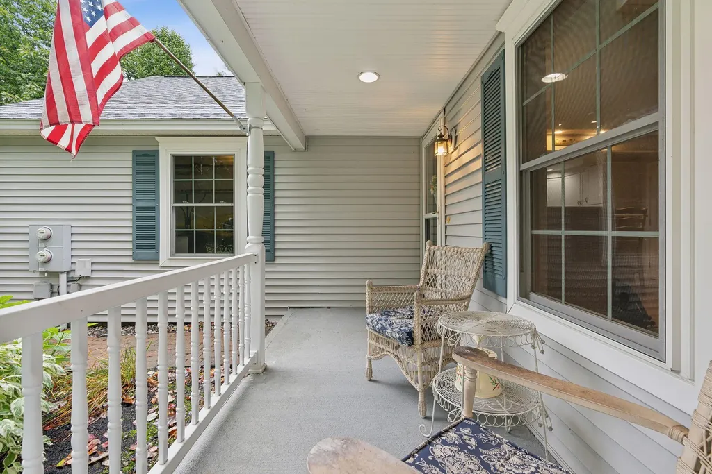 14 Stratford Place Kennebunk ME 04043