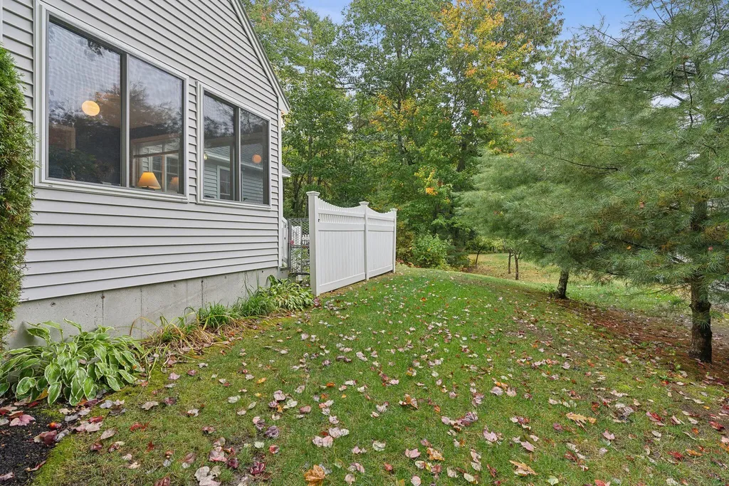 14 Stratford Place Kennebunk ME 04043