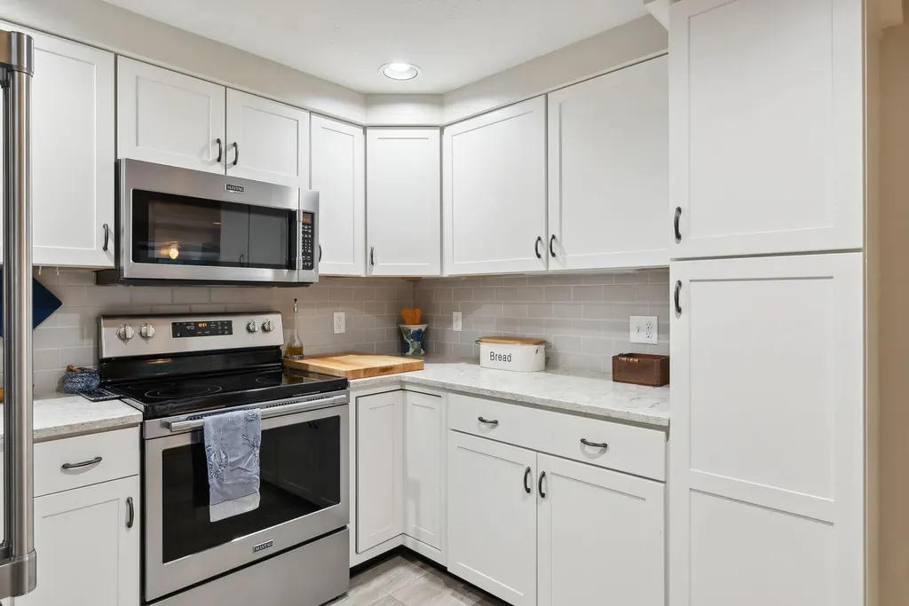 14 Stratford Place Kennebunk ME 04043